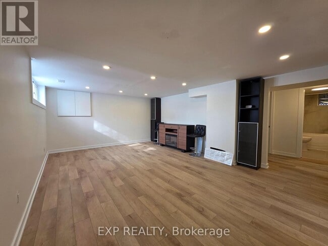 Building Photo - 77 Kulpin Ave