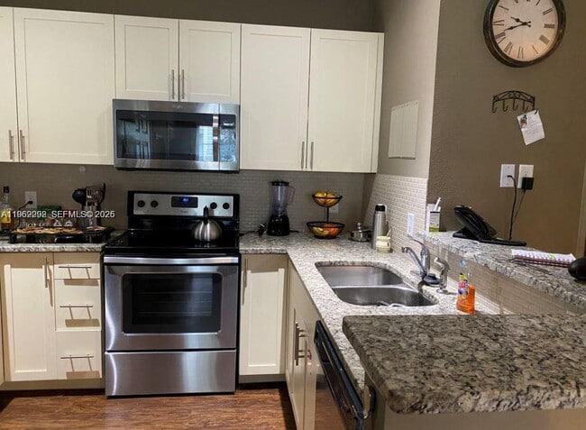 Building Photo - 3209 Gold Ln