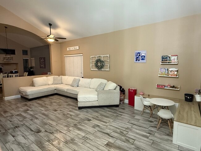 Foto del edificio - 3809 Alpine Bypass Ave