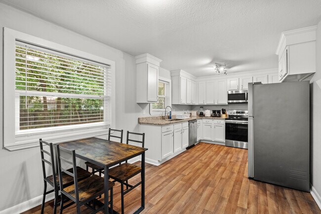 Building Photo - 4120 Angol Pl