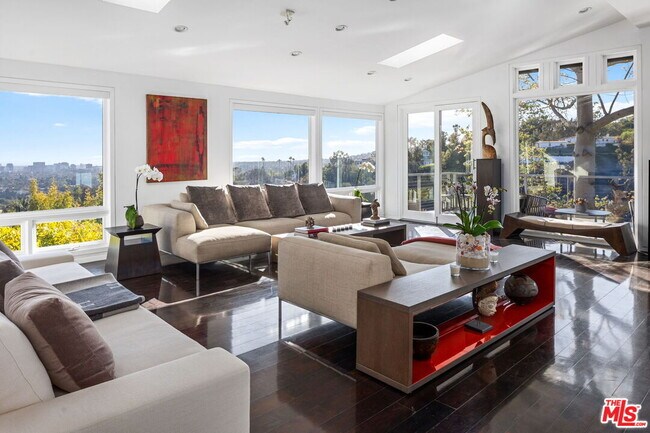 Foto del edificio - 1415 Summitridge Dr