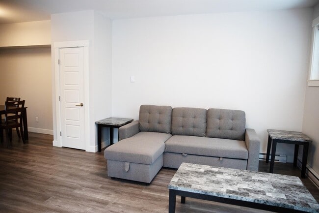 Building Photo - 110-110 Baxter Ave