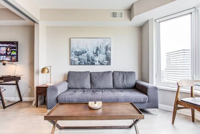 Building Photo - 155 Yorkville Ave