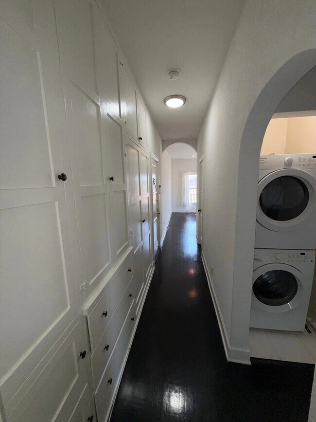Foto del edificio - 1303 Cloverdale Ave
