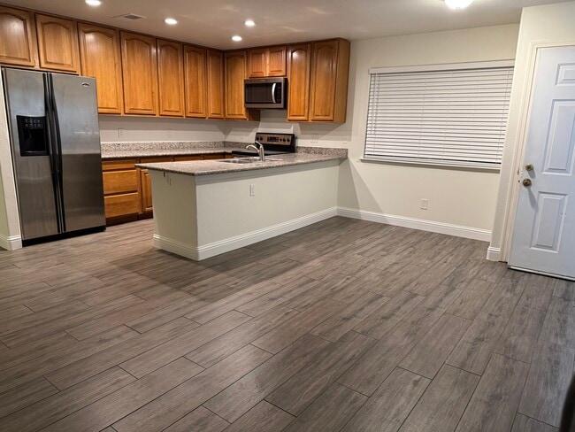 Building Photo - 4141 Apostolo Cir