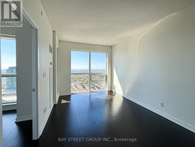 Building Photo - 510-2510 Curran Place