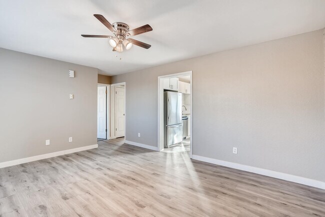 Building Photo - 5415 Alcott St