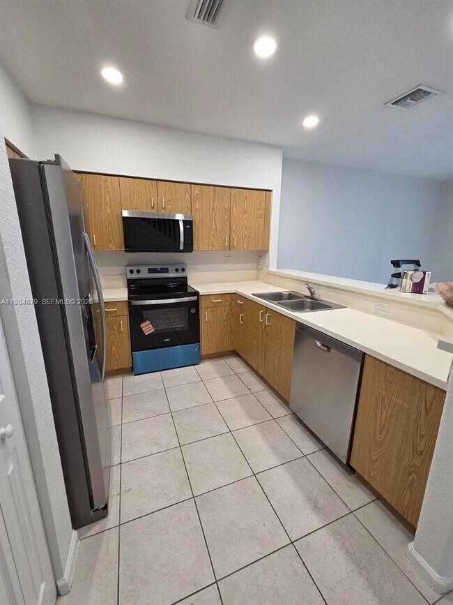 Foto del edificio - 8352 SW 27th St
