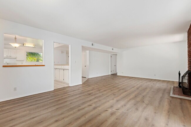 Building Photo - 1607 Payeras St