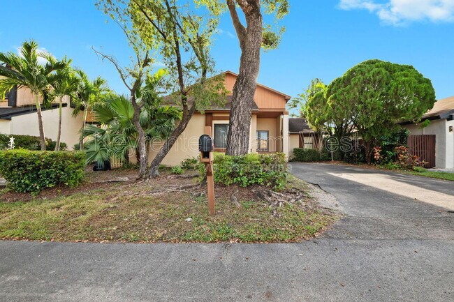 Photo - 4332 SW 148th Pl House