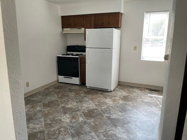 Foto del edificio - 2205 Stoneybrook Rd