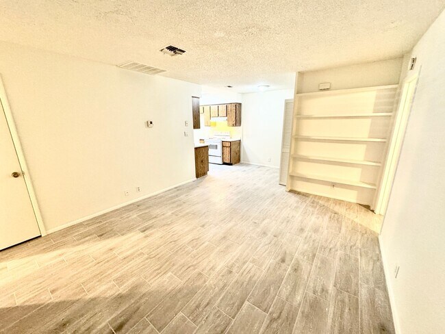 Foto del edificio - 2 Bedroom/2 Bath Condo! Community Pool