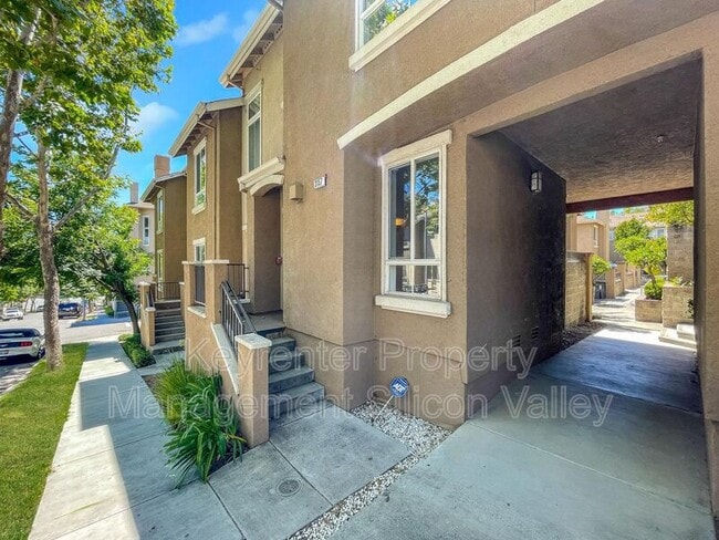 Building Photo - 3157 Regency Ave
