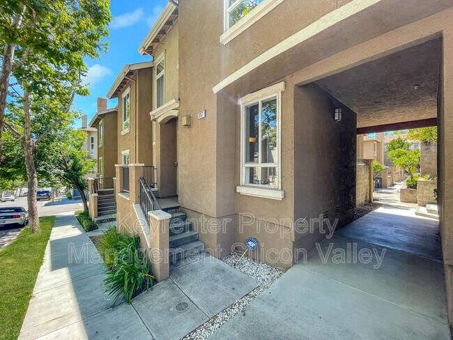 Foto del edificio - 3157 Regency Ave