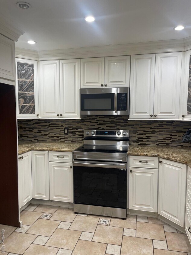 Foto principal - 185 E Parkview Dr