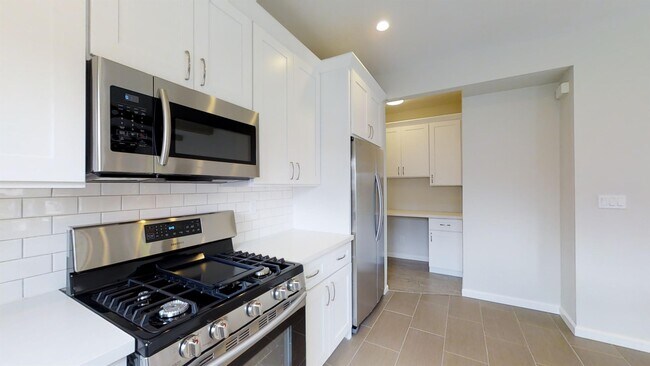 Building Photo - 5133 W 21st St
