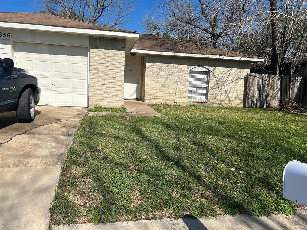 Primary Photo - 4855 Beechaven St