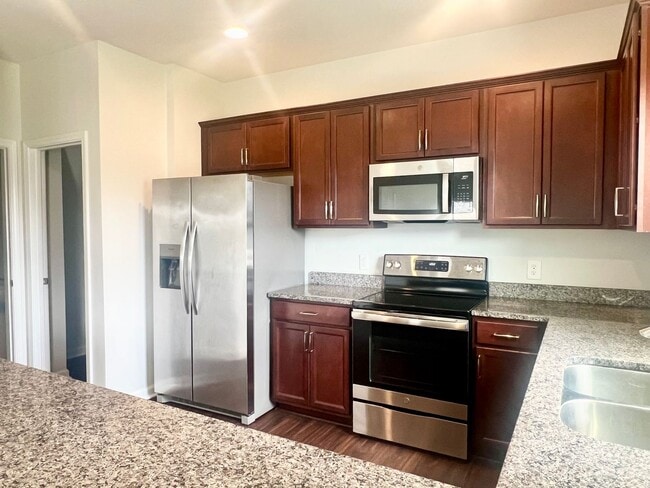 Building Photo - Welcome Home! 4BR/2.5BA in Manning Crossing – Elon