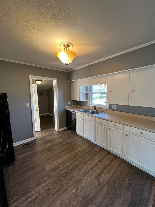 Foto del edificio - Quaint 3 Bedroom 1 Bath Home in Martin, TN