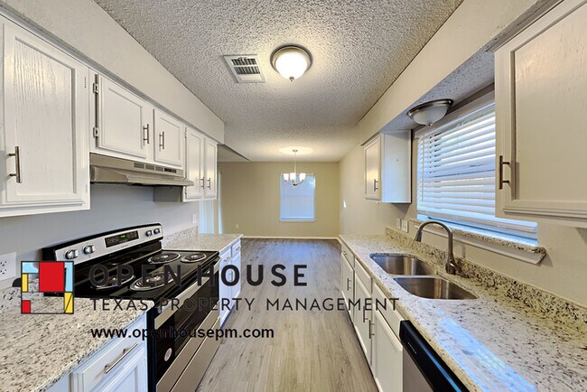 Building Photo - 6306 Big Springs Dr, Arlington