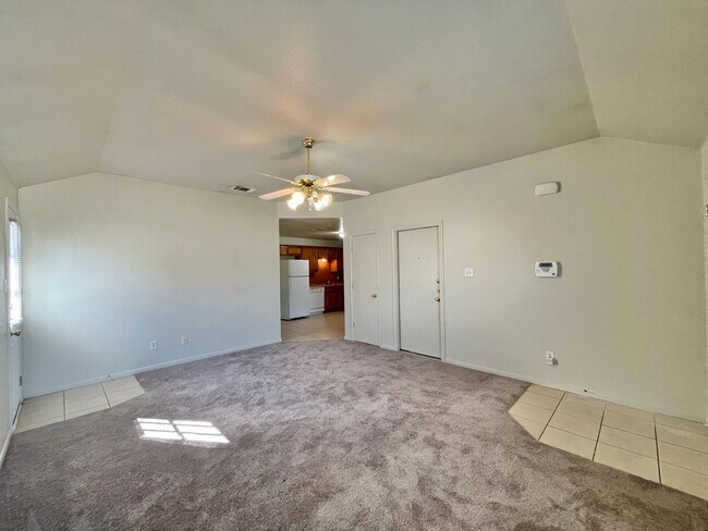 Building Photo - 1500 Cinch Dr