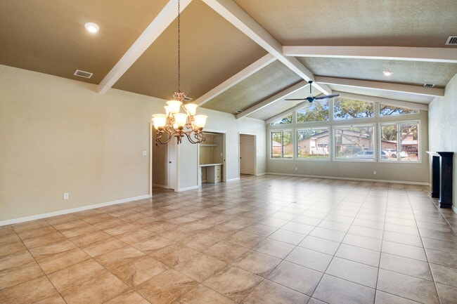 Building Photo - 6 Muskogee Ln
