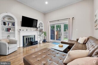Building Photo - 2415 9th St S