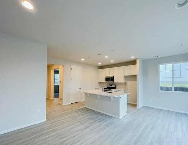 LONG REALTY AND PROPERTY MANAGEMENT- 4BED 3BATH IN Commerce City - LONG REALTY AND PROPERTY MANAGEMENT- 4BED 3BATH IN Commerce City House