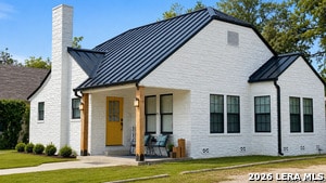 Building Photo - 115 W White Ave