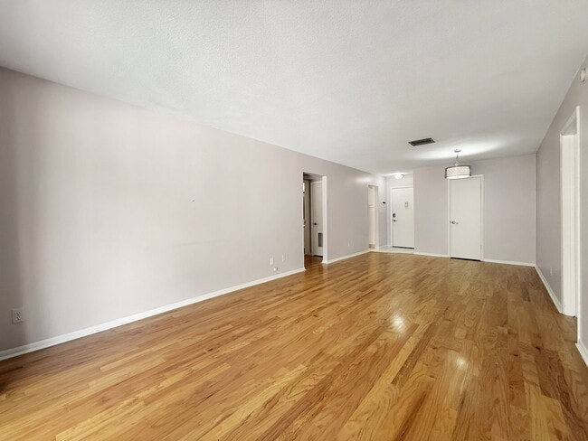Photo - 4607 W Fig St Apartment
