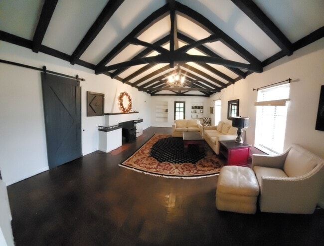 Foto del edificio - 3501 Evans Dr