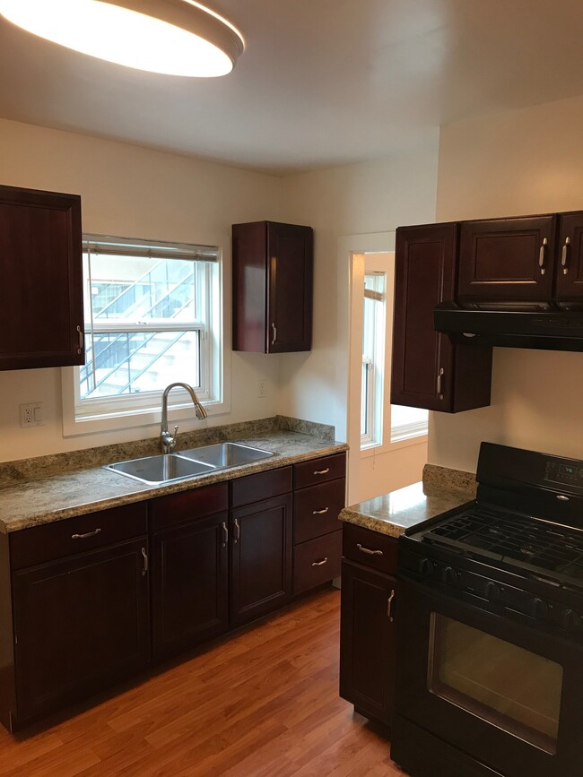 Foto del edificio - 5428 Carlton Way