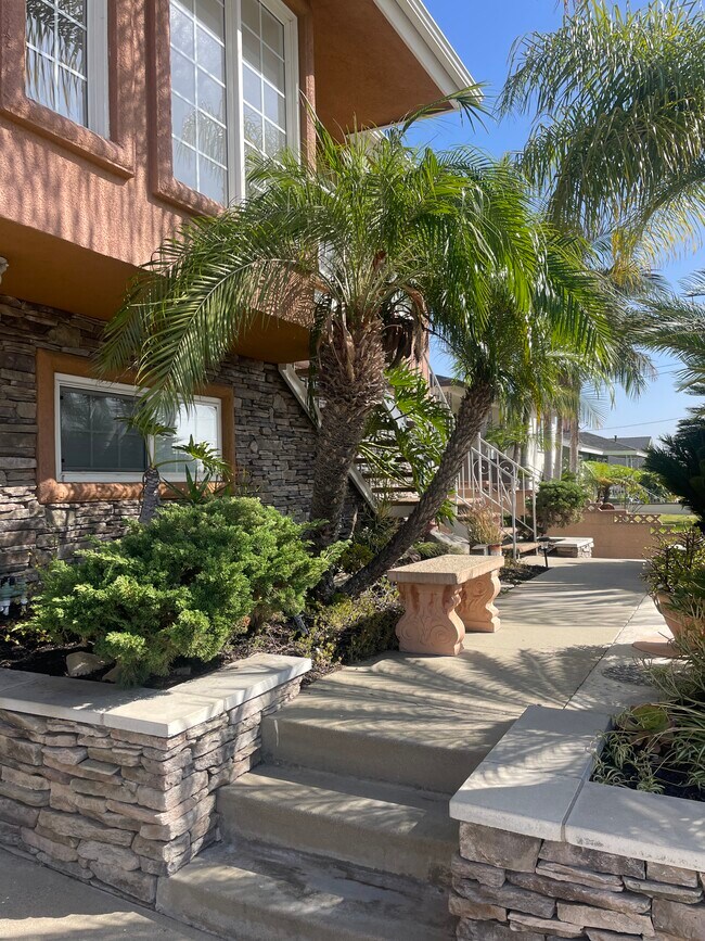 Foto del edificio - 4543 W 132nd St