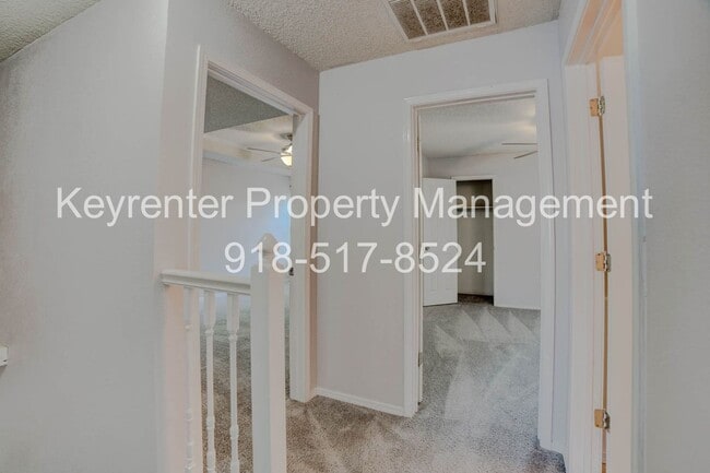 Building Photo - Beautiful 3 Bedroom, 2.5 Bath Condo in Canterbury!