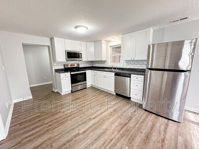 Foto del edificio - 15400 E 54th St