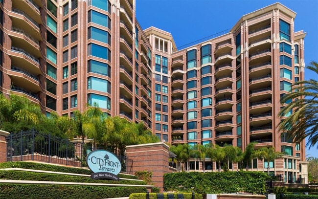 Parte trasera del edificio - 500 W Harbor Dr