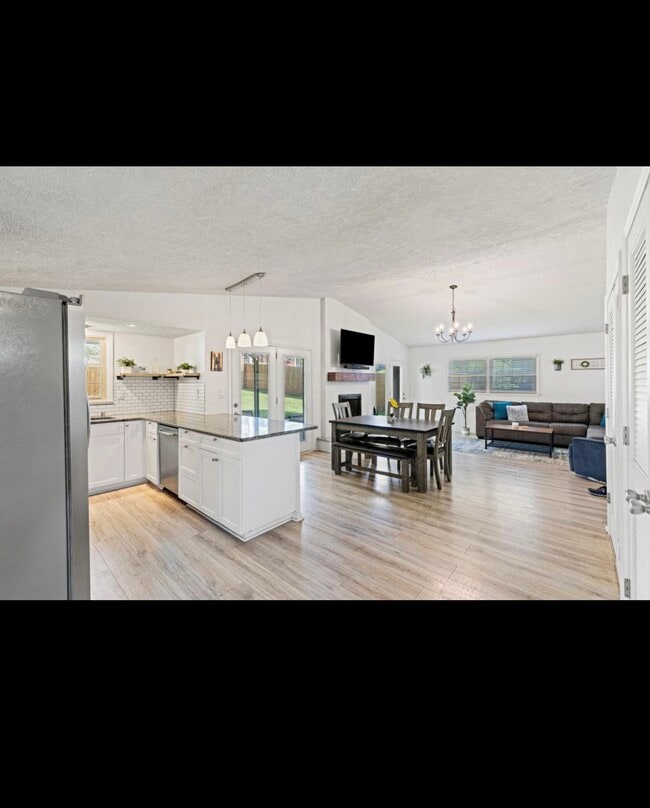 Foto del edificio - 3483 Greentree Rd