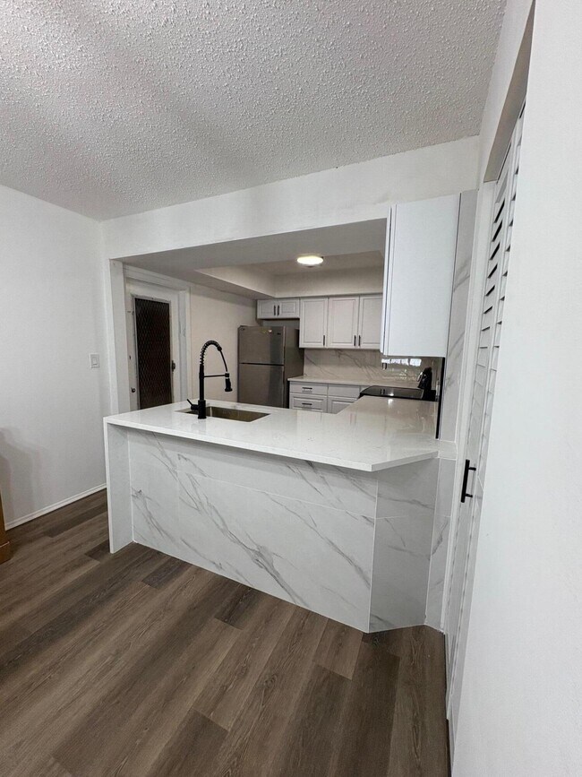 Foto del edificio - 1150 E Sample Rd