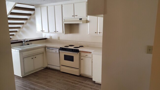 Foto del edificio - 818 Mountain View Ave