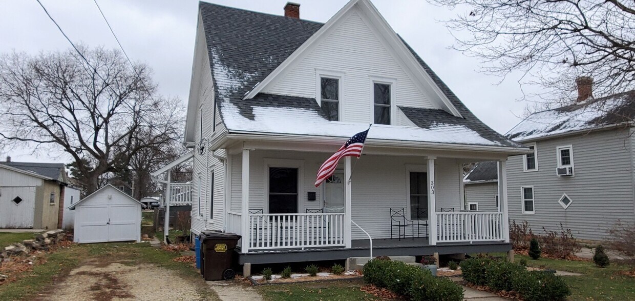 Primary Photo - 303 S 5th St