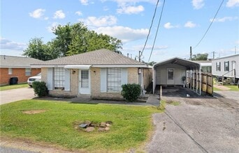 Building Photo - 113 Danos Ln