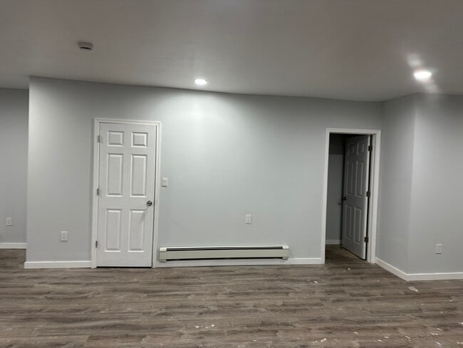 Foto del edificio - 533 W State St