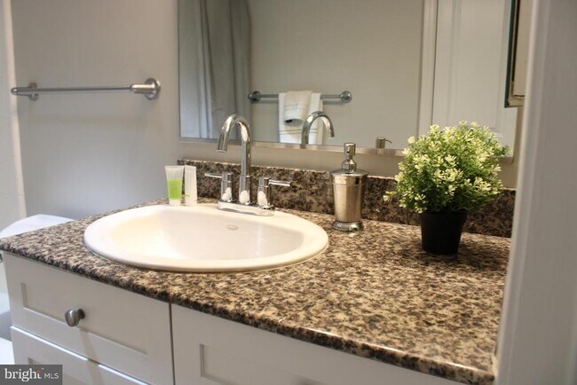 Foto del edificio - 777 7th St NW