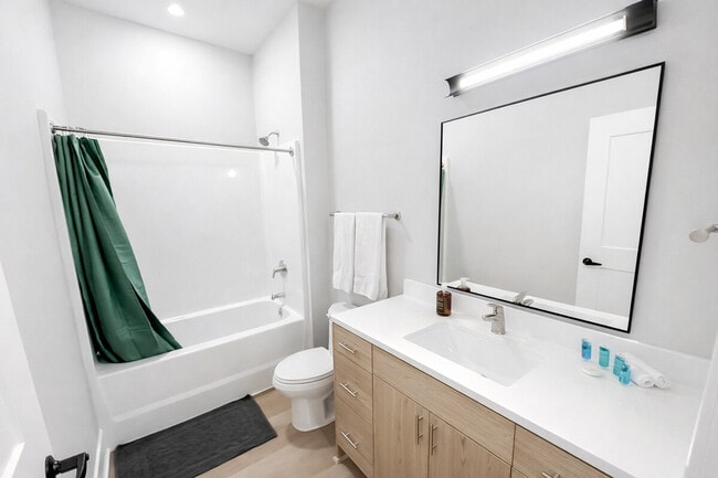 Foto del edificio - 4624 Douglas St