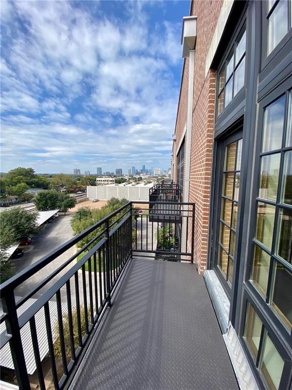 Building Photo - 2235 E 6th St