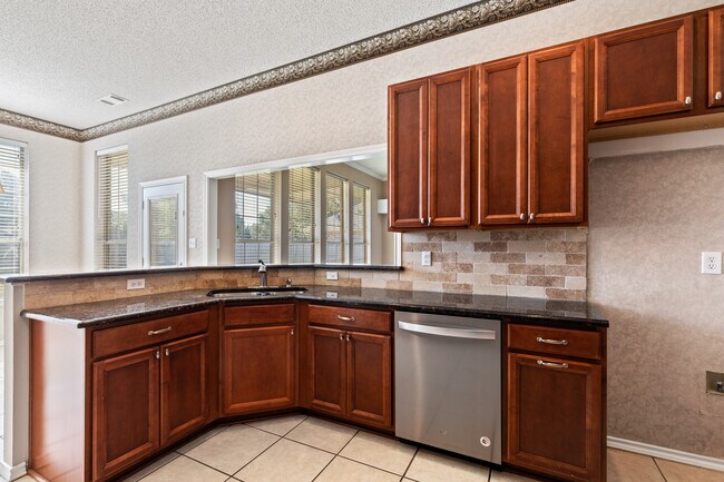 Building Photo - 7112 Holden Dr