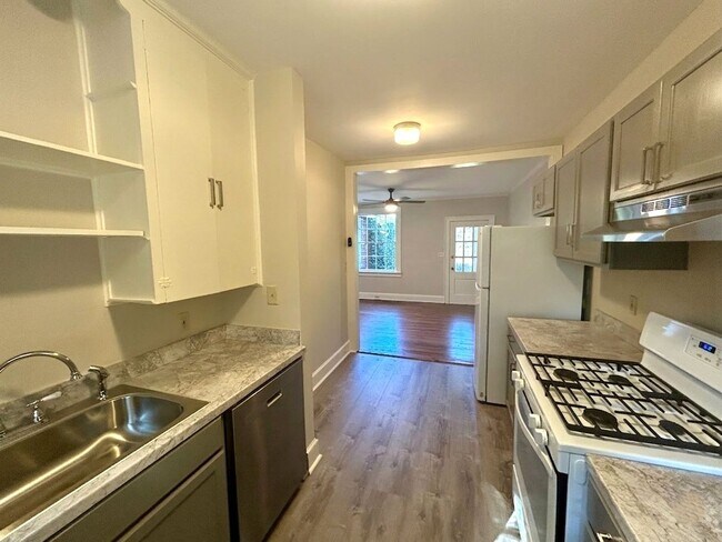 Foto del edificio - 132 Oak Haven Ave