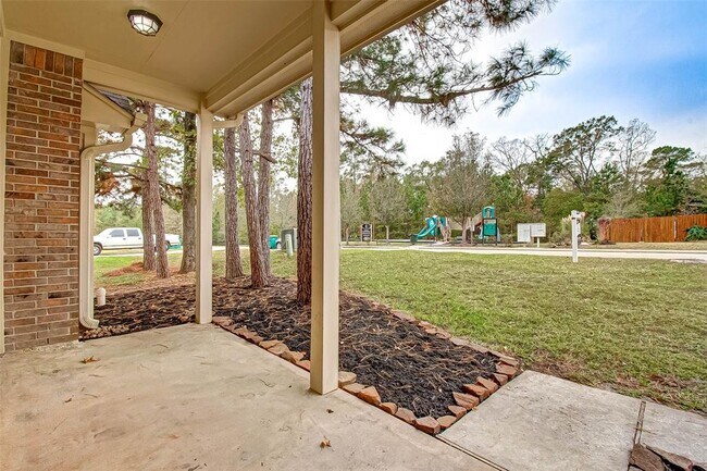 Building Photo - 3516 White Oak Point Dr