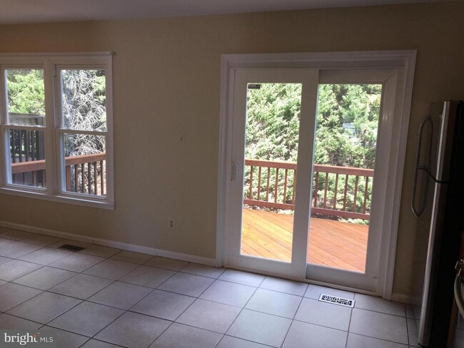 Building Photo - 5310 Buxton Ct