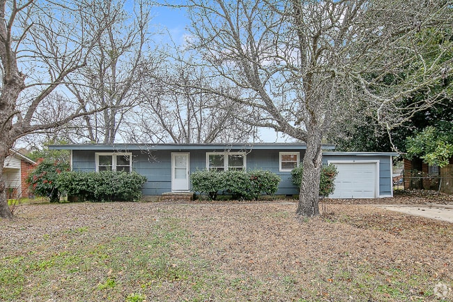 Building Photo - 4442 Wellington Dr